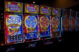 Giao diện nền tảng cá cược ev88 với sảnh game đa dạng